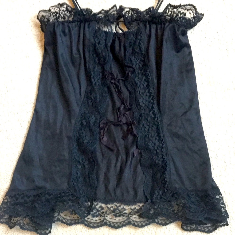 Black Lace Lingerie. Adjustable Size (S-M-L), Front Closure, Spaghetti Straps